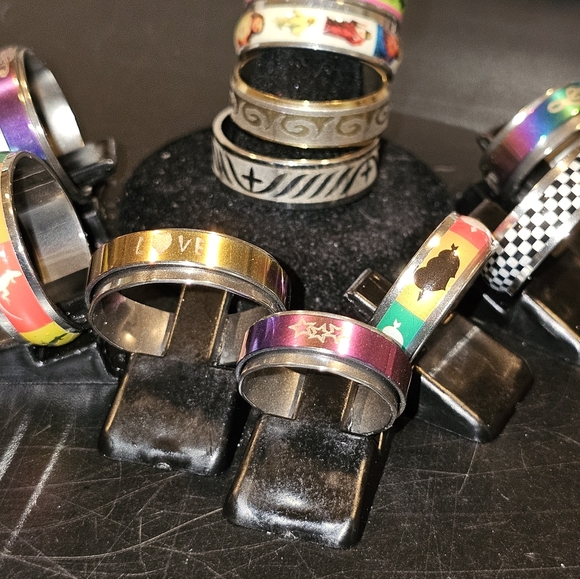 Rings Q - Picture 7 of 8